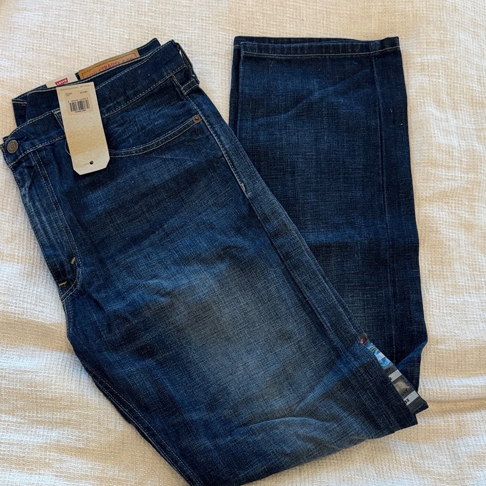 Men’s Levi’s 513 Slim Straight NWT